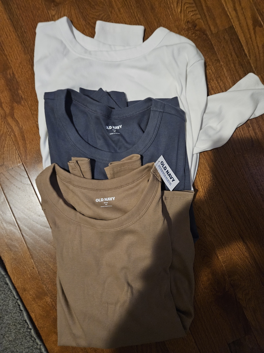 Old Navy Womens Ribbed Long Sleeve Tee - White, Gray And Tan Fits Like A Large